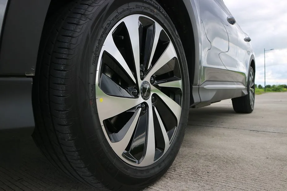 2026 BYD Sealion 06 DM-i 205 Pilot Pro PHEV SUV New Car gallery