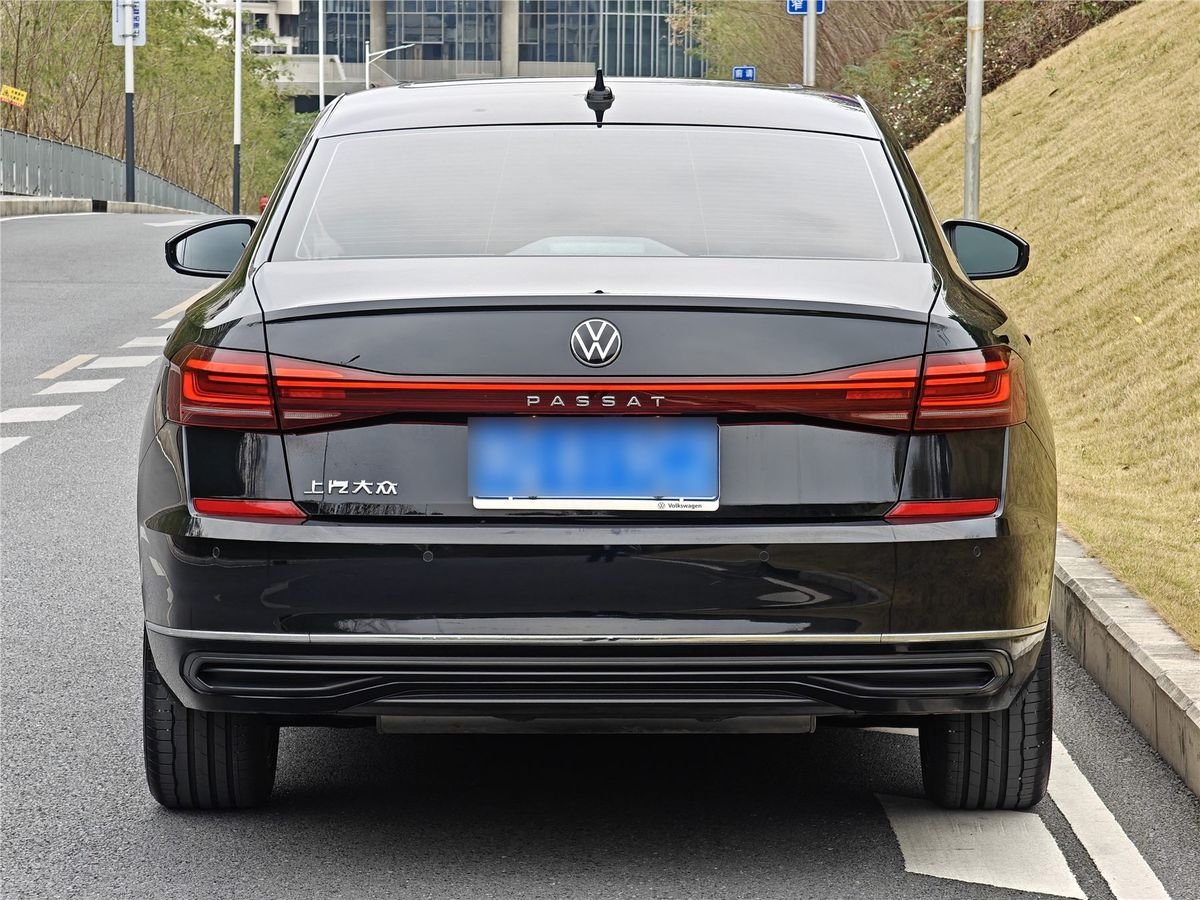 2025 Volkswagen Passat 330TSI Elite Edition Used Car gallery