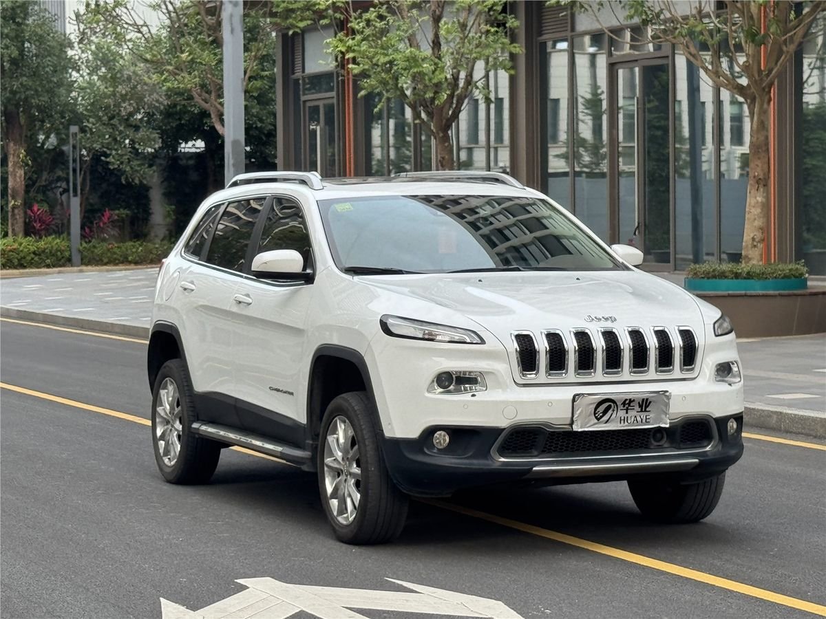 2014 Jeep Cherokee 2.4L Used Car gallery