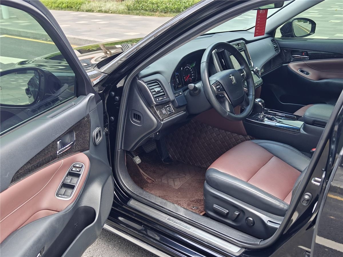2018 Toyota Crown 2.0T Used Car gallery