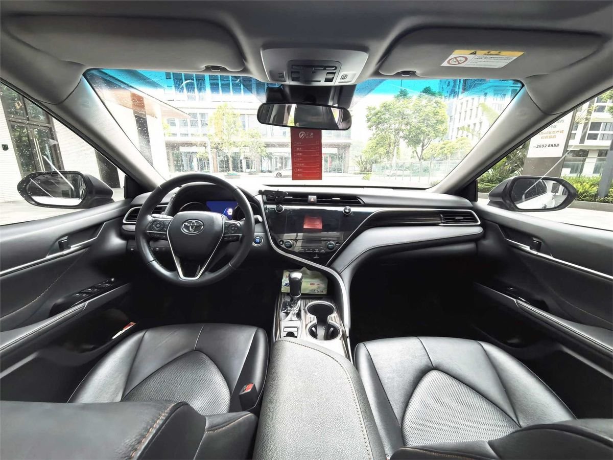2019 Toyota Camry Facelift 2.0G Luxury Edition Used Car gallery