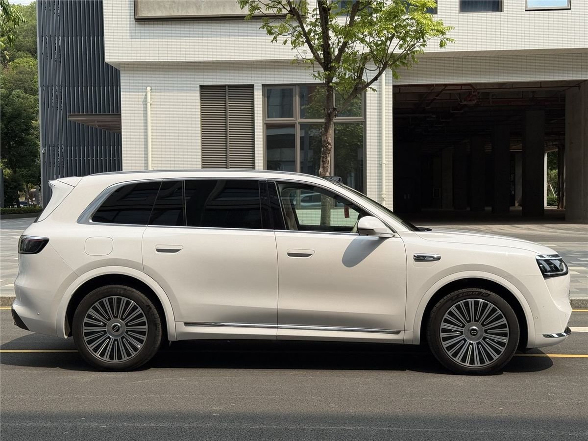 2025 Harmony Intelligent Mobility Alliance AITO M8 Max+ 53.4kWh 5 Used Car gallery