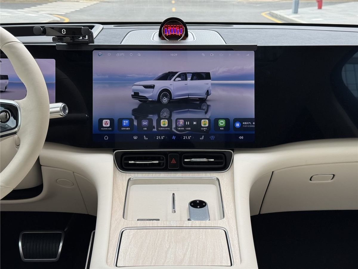 2025 Harmony Intelligent Mobility Alliance AITO M8 Max+ 53.4kWh 5 Used Car gallery