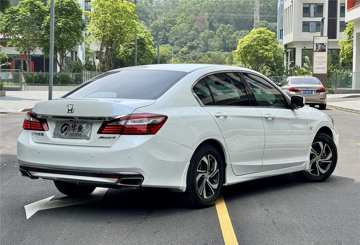 2016 Honda Accord 2.0L Comfort Edition Used Car gallery