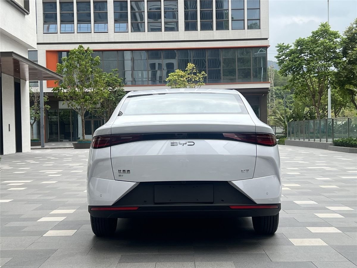 2025 BYD e7 520 Used Car gallery