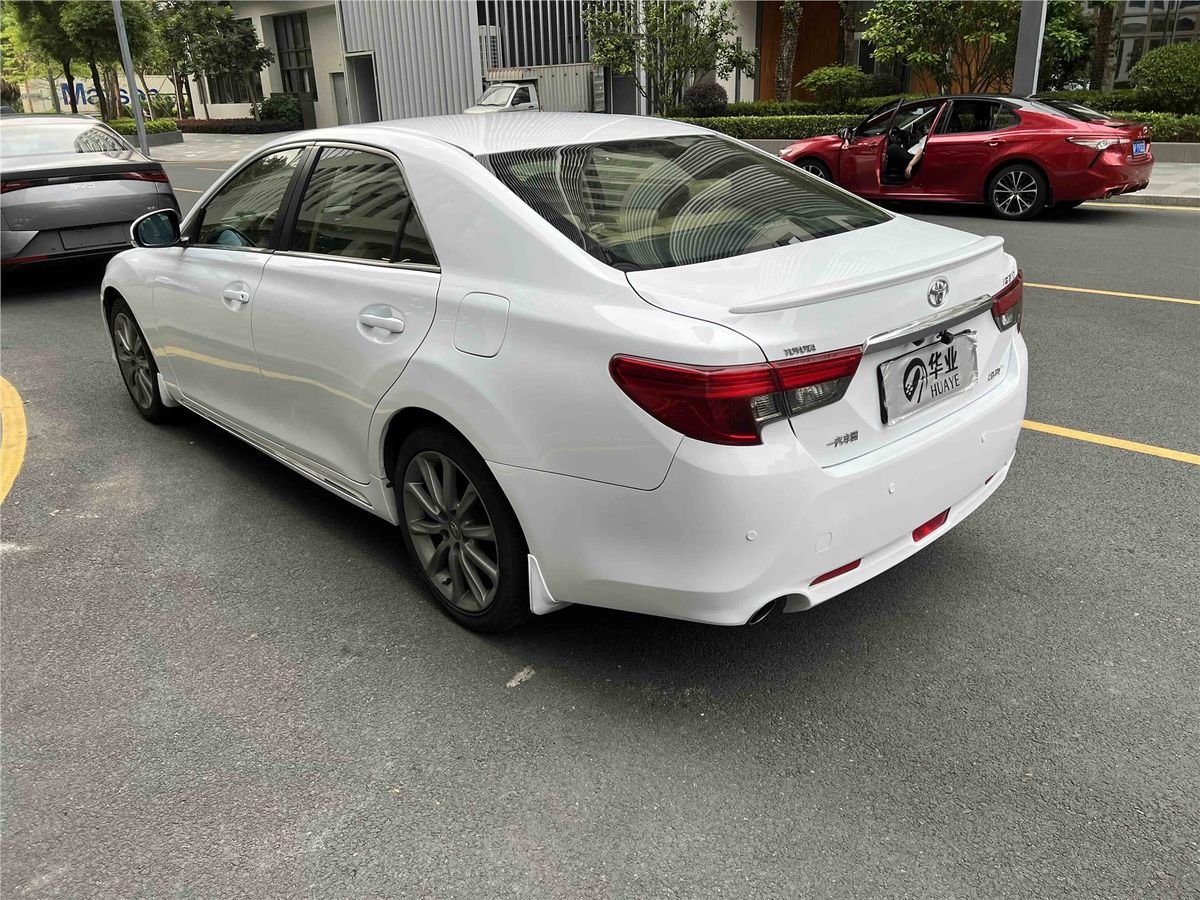 2013 Toyota Reiz 2.5V Used Car gallery