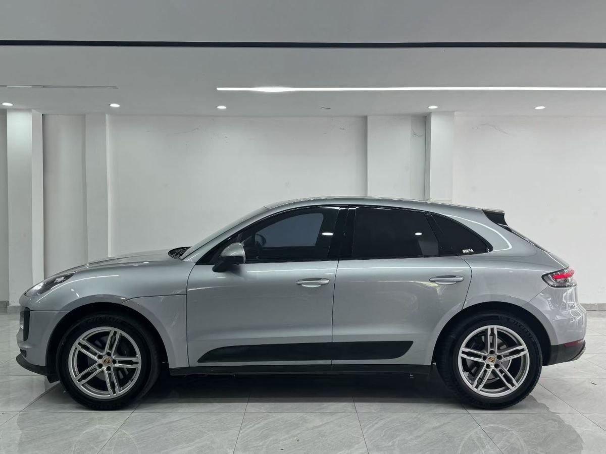 2020 Porsche Macan 2.0T Used Car gallery