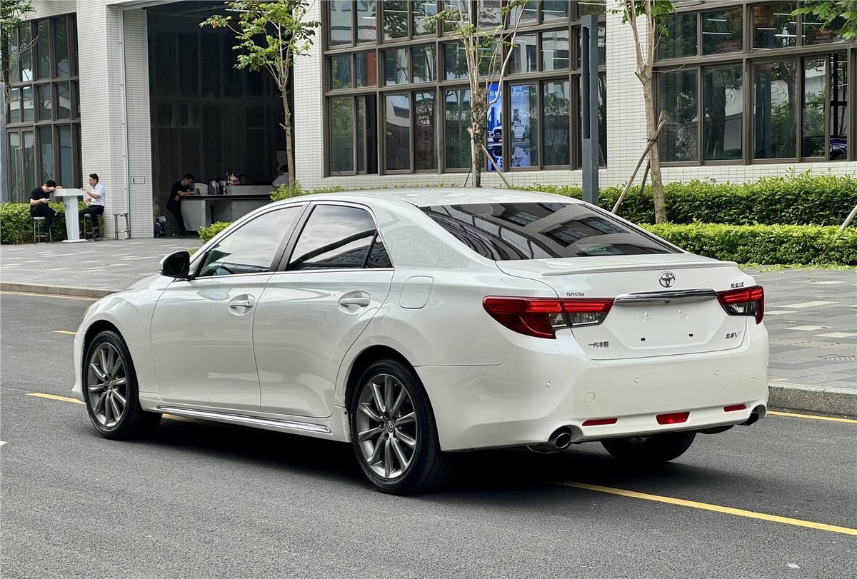 2013 Toyota Reiz 2.5V Used Car gallery