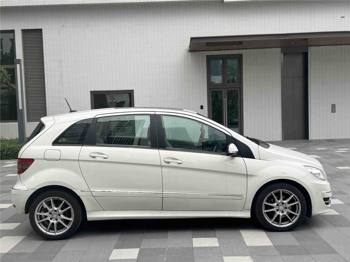 2009 Mercedes-Benz B-Class B 200 Used Car gallery