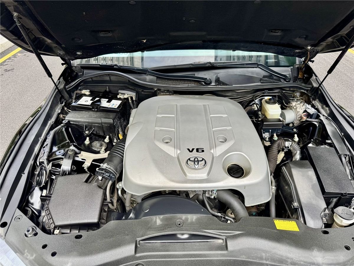 2013 Toyota Reiz 2.5S Used Car gallery