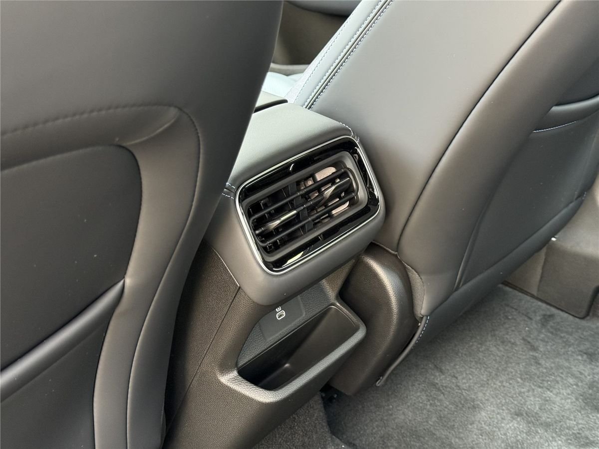 2026 Geely Preface 1.5TD Used Car gallery
