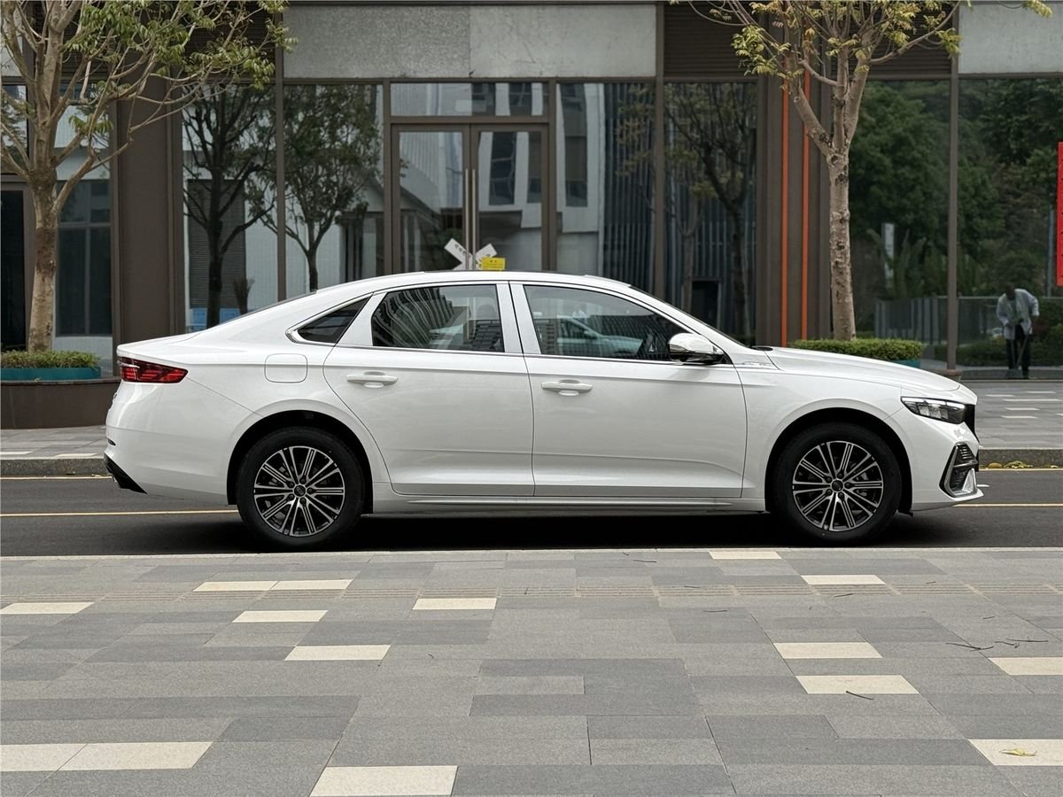 2026 Geely Preface 1.5TD Used Car gallery