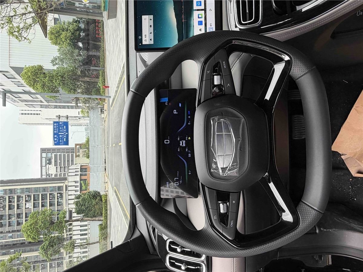 2025 Geely Boyue L 1.5TD DCT Used Car gallery