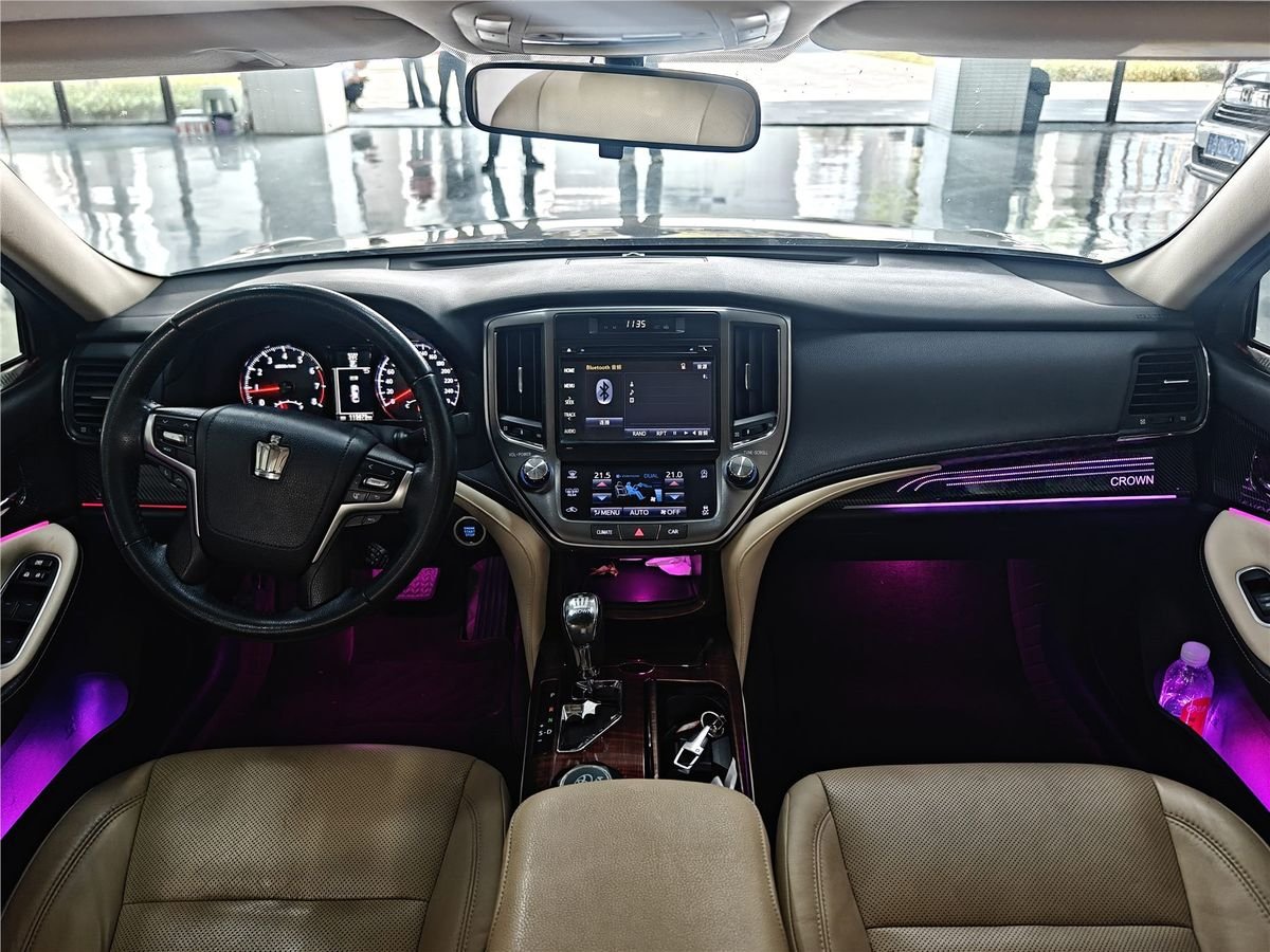 2015 Toyota Crown 2.0T Used Car gallery