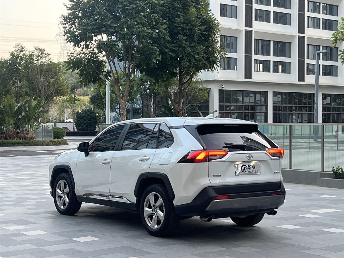 2022 Toyota RAV4 2.0L CVT2WD Plus Used Car gallery