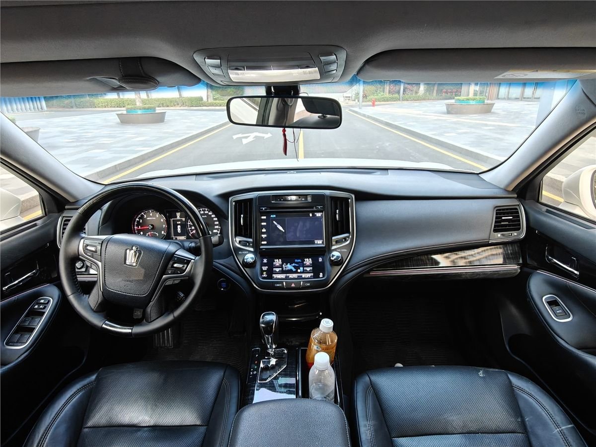 2015 Toyota Crown 2.0T Used Car gallery