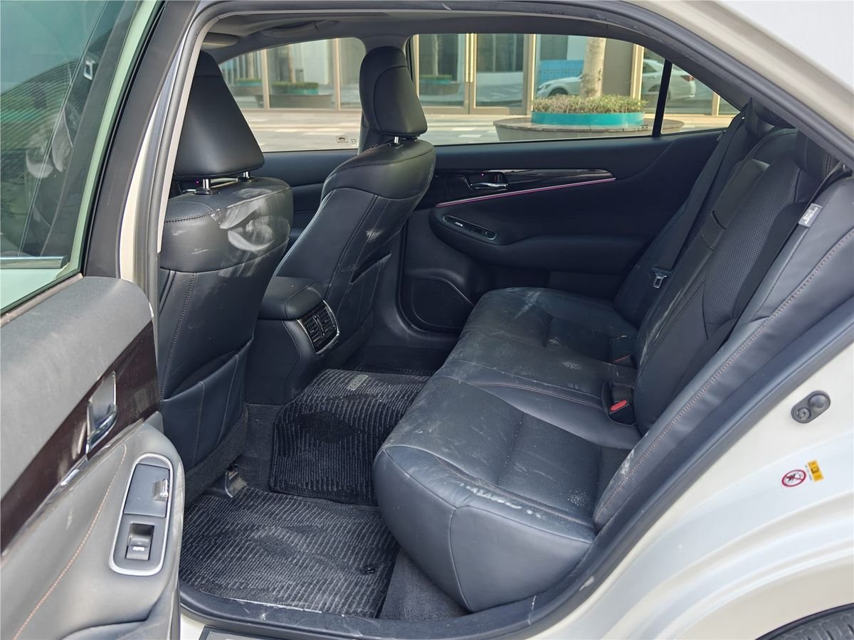 2015 Toyota Crown 2.0T Used Car gallery