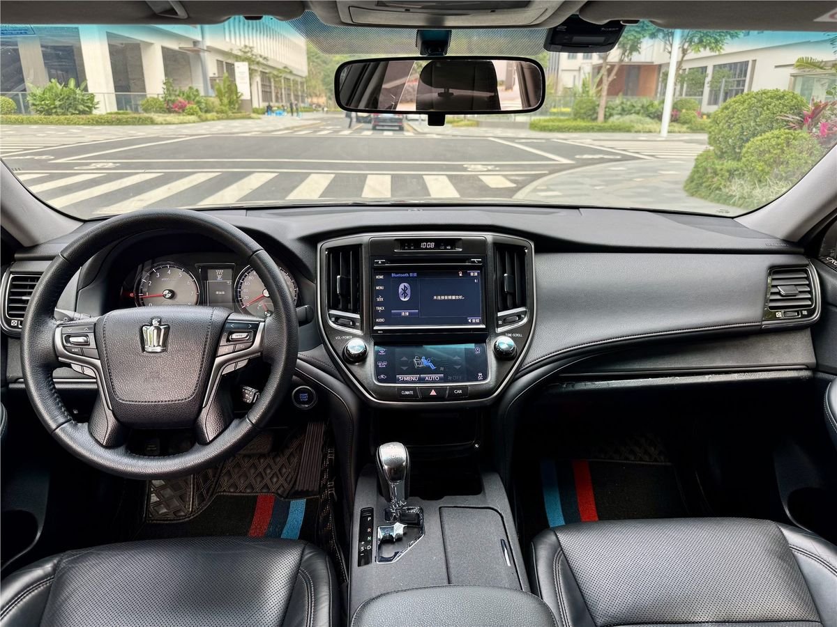 2015 Toyota Crown 2.0T Used Car gallery