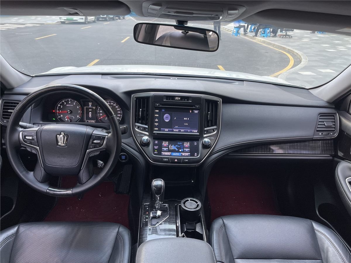 2015 Toyota Crown 2.0T Used Car gallery