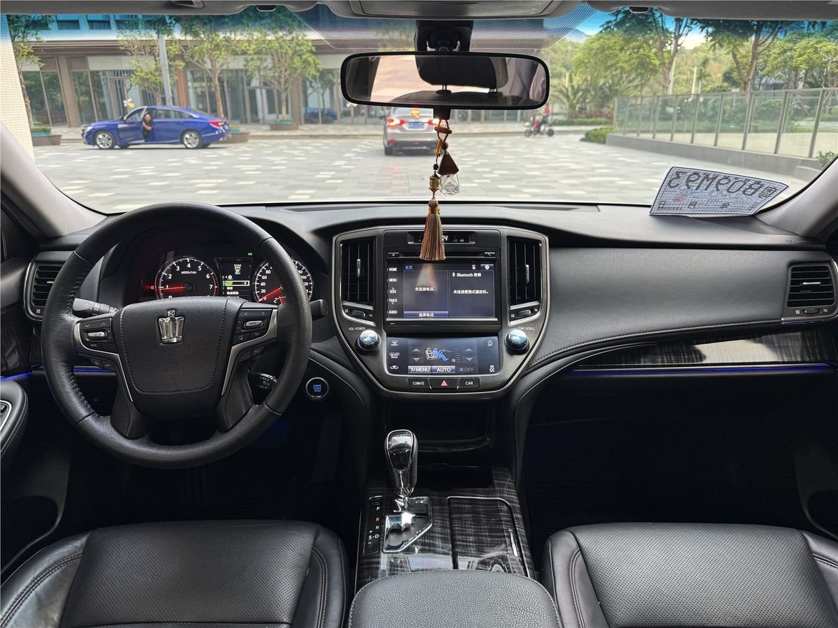 2015 Toyota Crown 2.0T Used Car gallery