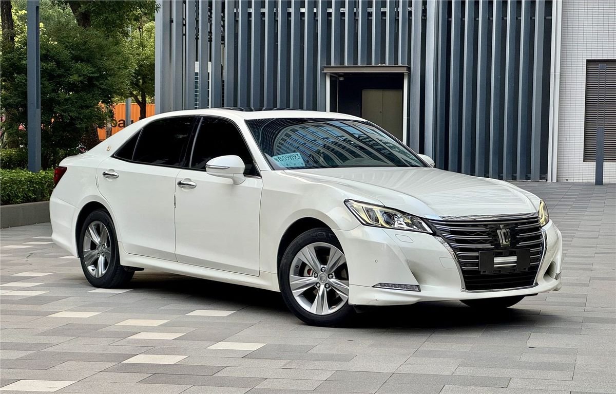 2015 Toyota Crown 2.0T Used Car gallery